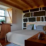 Caldeira Guest house *