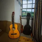 Caldeira Guest house *